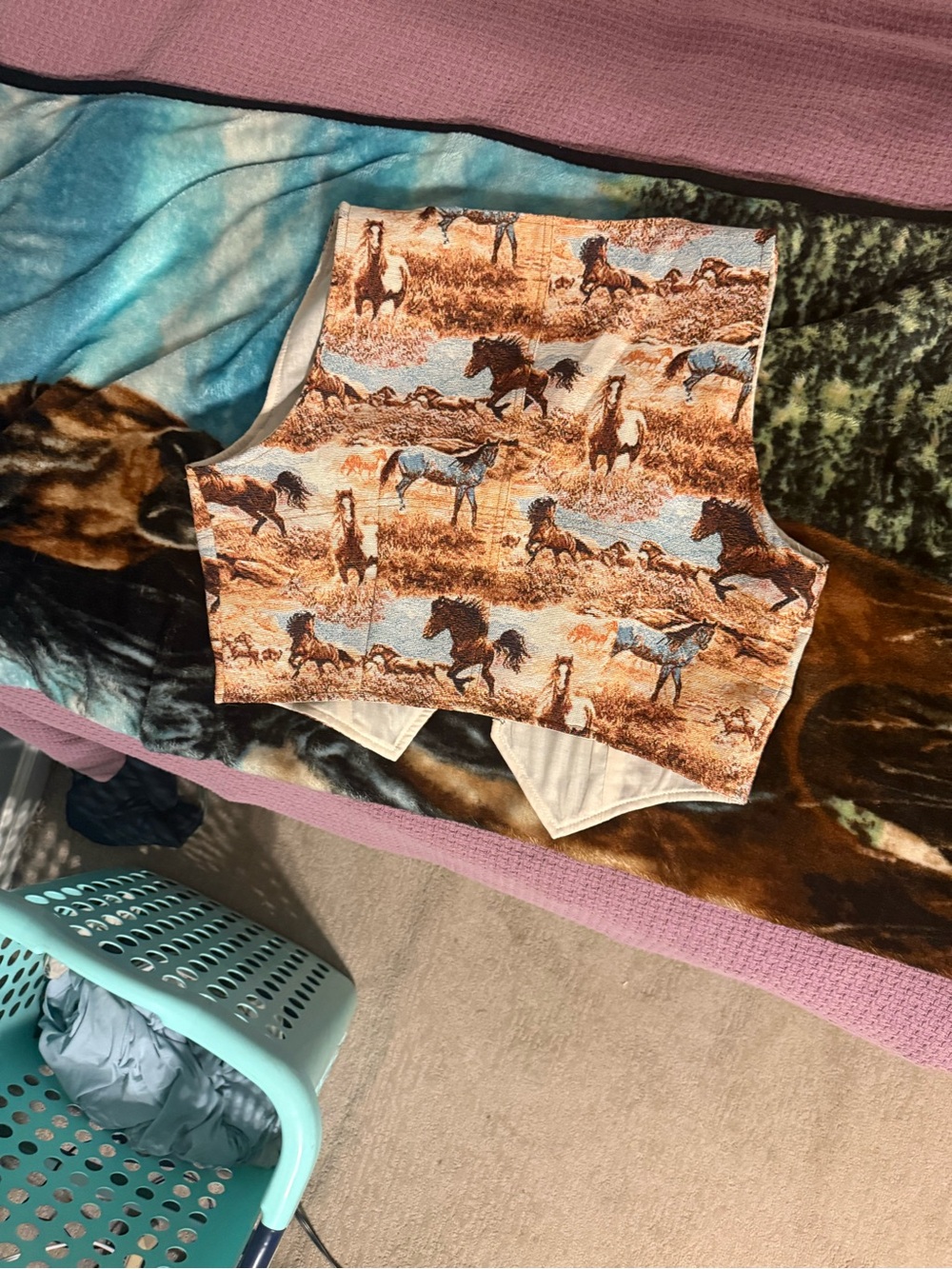 blue b. Women's Horse Print Western Vest in Brown & Cream - Picture 2 of 2